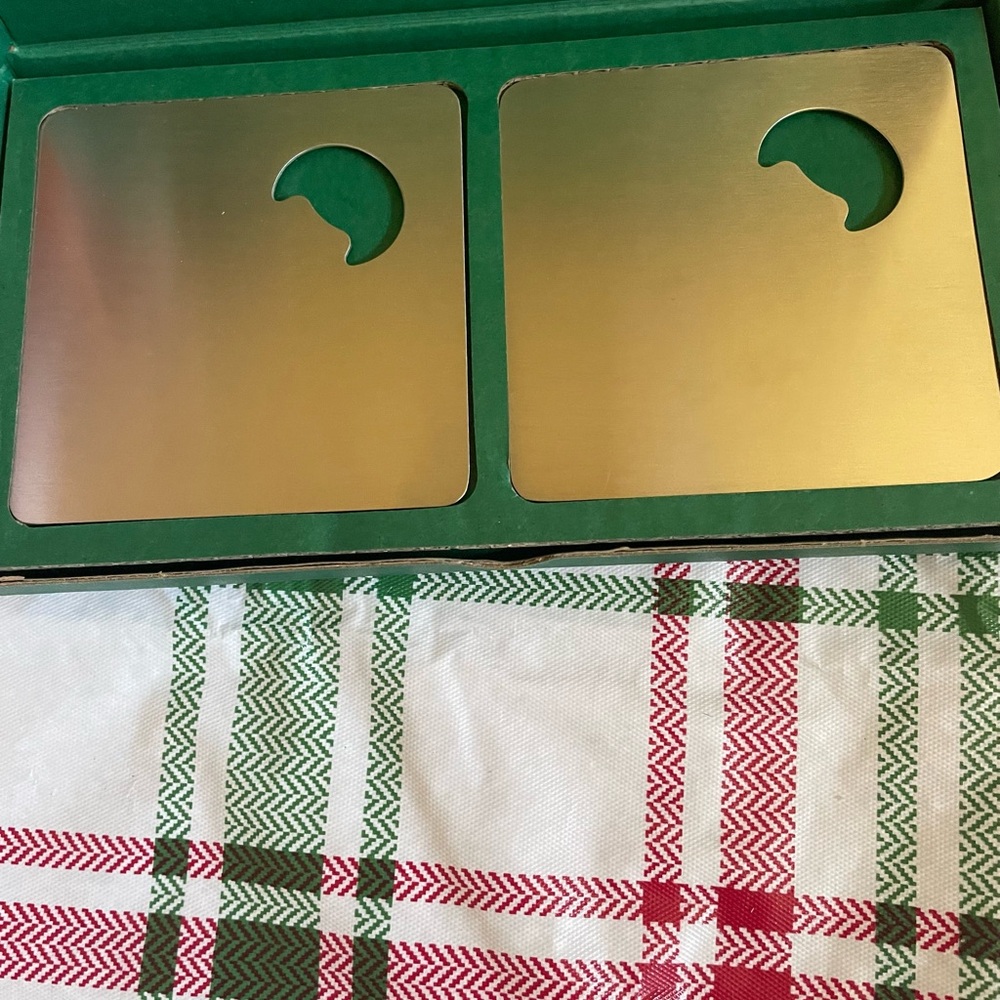 New Limited Edition Set 2 Brushed Stainless Steel Bottle Openers/Coasters Marlbo